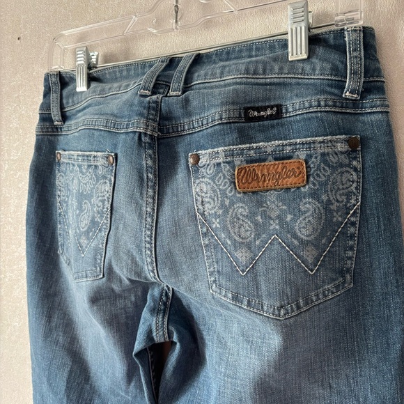 Wrangler | Women's Light Blue Boot Cut Jeans | Size 7 - 8 x36 - Picture 5 of 6